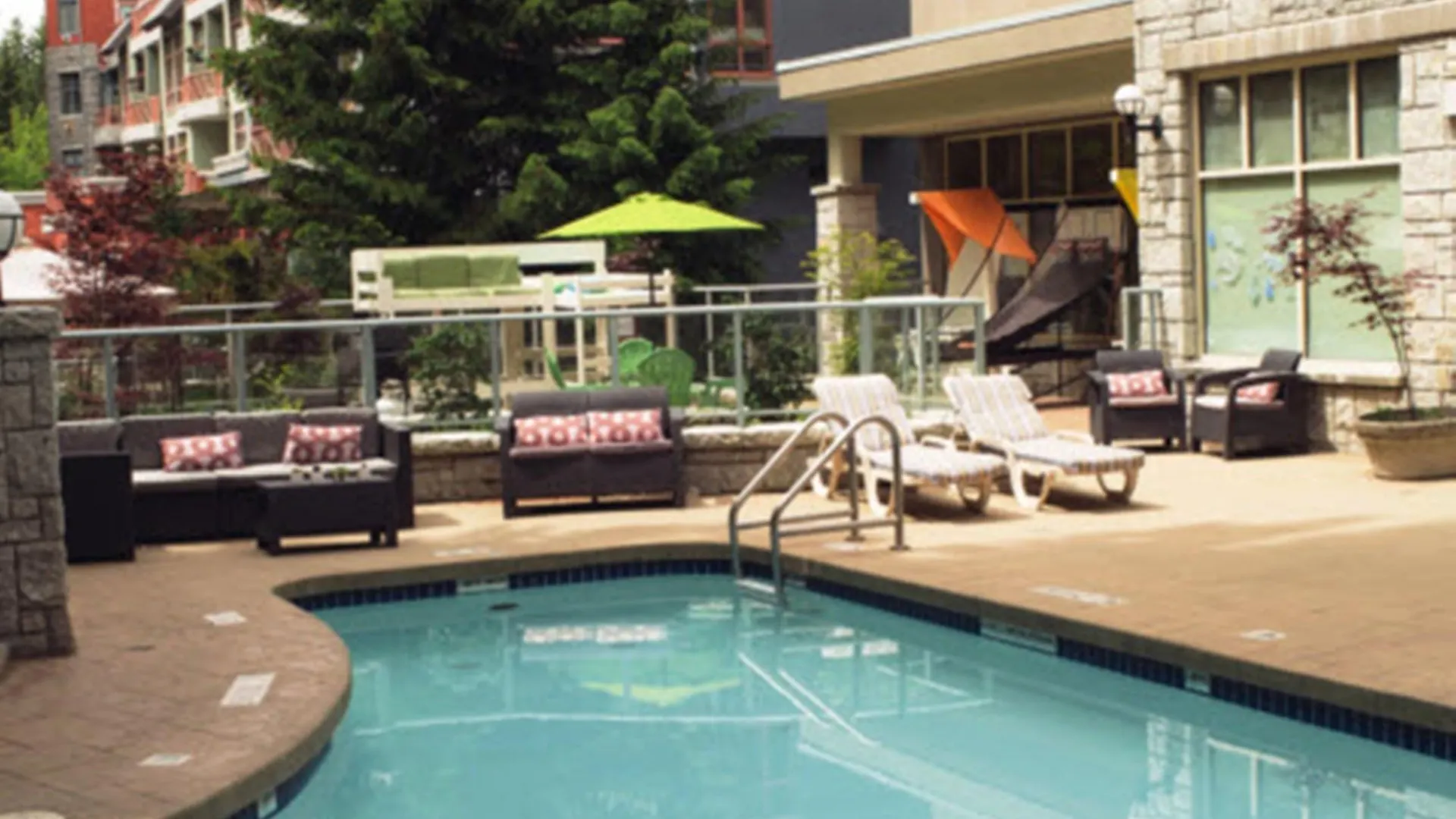 Summit Lodge Boutique Hotel By Paradox Whistler