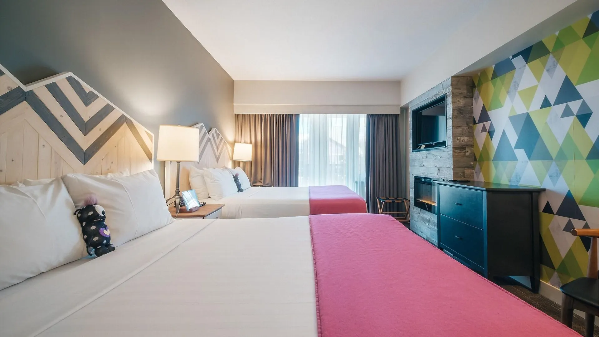 ****  Summit Lodge Boutique Hotel By Paradox Whistler Canada