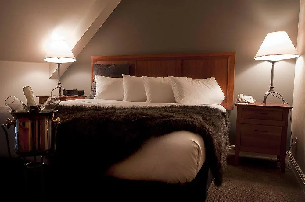 Summit Lodge Boutique Hotel By Paradox Whistler 4*,