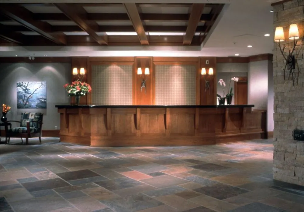 Summit Lodge Boutique Hotel By Paradox Whistler